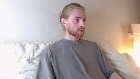 Snapshot of damien_diamond chatting on October 12, 8:54 pm damien_diamond online show from October 12, 8:54 pm