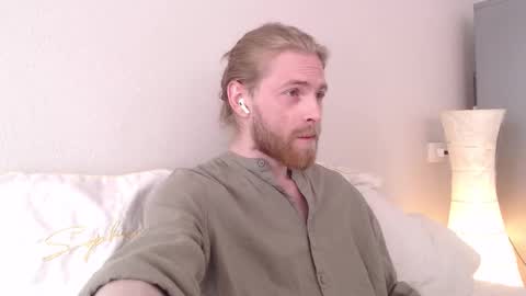 Snapshot of damien_diamond chatting on October 20, 8:08 am damien_diamond online show from October 20, 8:08 am