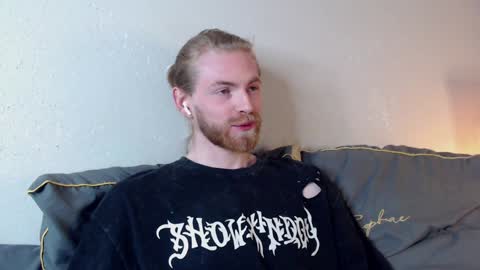 Snapshot of damien_diamond chatting on January 28, 9:19 pm damien_diamond online show from January 28, 9:19 pm