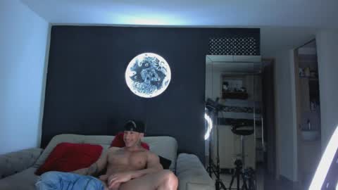 INSTAGRAM  DAMMIANMILLEROFICIAL online show from April 2, 11:55 pm