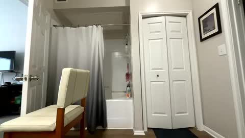 Clyde online show from February 9, 3:34 pm