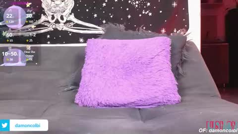Snapshot of damoncolbi chatting on October 17, 2:15 am damoncolbi online show from October 17, 2:15 am