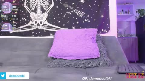 Snapshot of damoncolbi chatting on September 23, 12:48 am damoncolbi online show from September 23, 12:48 am