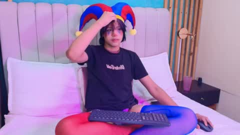 D A N online show from April 18, 7:07 pm