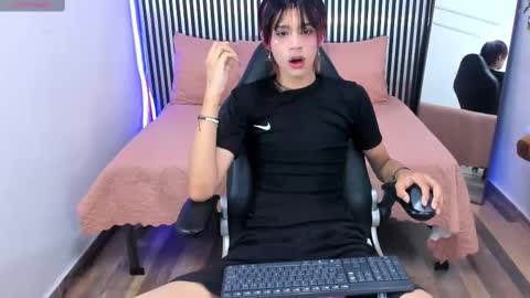 D A N online show from September 17, 1:58 pm