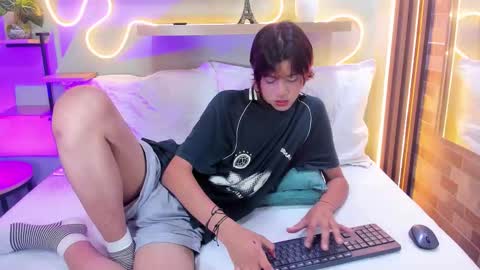 D A N online show from October 17, 2:10 pm