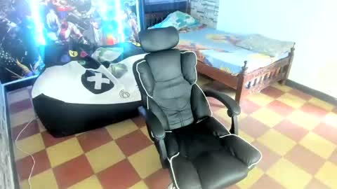Snapshot of dan_cristancho chatting on October 18, 5:39 pm dan cristancho online show from October 18, 5:39 pm