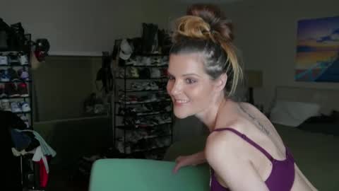 Snapshot of dangerouslybeautiful chatting on September 24, 8:15 pm Lexi online show from September 24, 8:15 pm