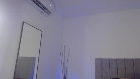 Ela and Santi online show from February 21, 10:24 pm