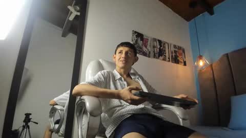 Thiago online show from February 19, 8:19 pm