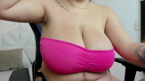Snapshot of dania_miller_ chatting on September 14, 2:58 am Dania online show from September 14, 2:58 am