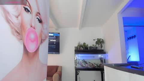 daniel_29x online show from April 23, 3:13 pm