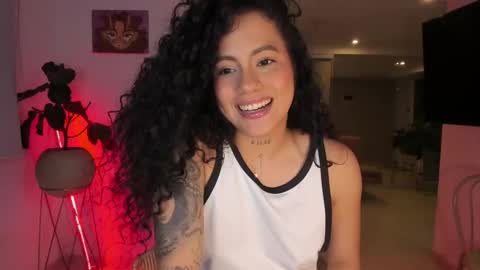 Snapshot of daniela_arenas chatting on January 15, 3:11 am daniela_arenas online show from January 15, 3:11 am