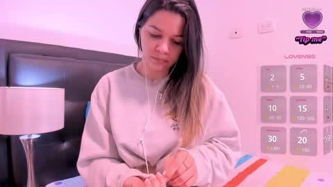 Snapshot of daniela_beauty chatting on October 11, 12:10 pm daniela online show from October 11, 12:10 pm