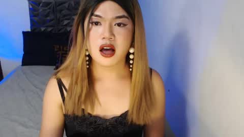 Elodie online show from December 7, 4:20 pm