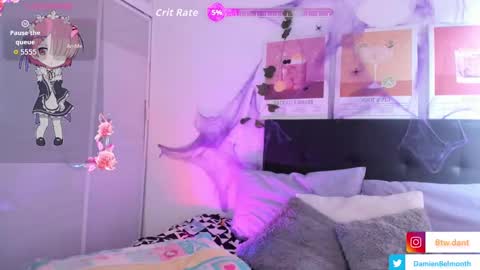 Snapshot of daniellesins_ chatting on October 20, 12:43 pm online show from October 20, 12:43 pm