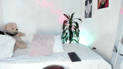 Snapshot of danii_jimenez chatting on February 25, 10:20 pm Daniela online show from February 25, 10:20 pm