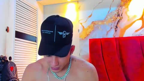 Snapshot of danii_scot chatting on October 17, 5:00 am Dani online show from October 17, 5:00 am