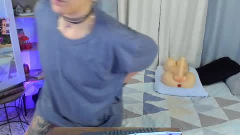 Snapshot of danna__castle chatting on September 25, 5:36 am Dannacastle online show from September 25, 5:36 am