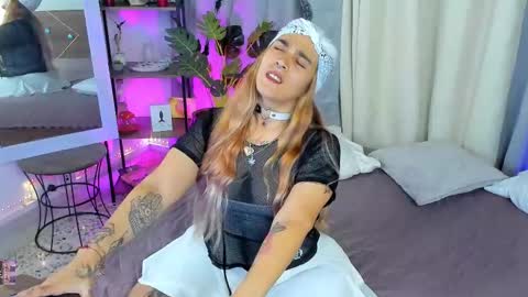 Snapshot of danna__castle chatting on October 10, 5:46 am Dannacastle online show from October 10, 5:46 am