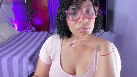 Snapshot of danna_berry chatting on October 6, 3:52 pm DannaBerry online show from October 6, 3:52 pm