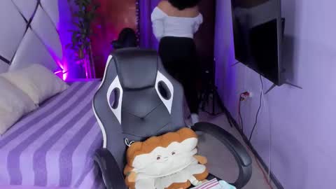 Snapshot of danna_berry chatting on September 10, 2:07 pm DannaBerry online show from September 10, 2:07 pm