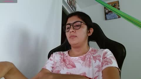 Danna online show from March 2, 9:43 pm