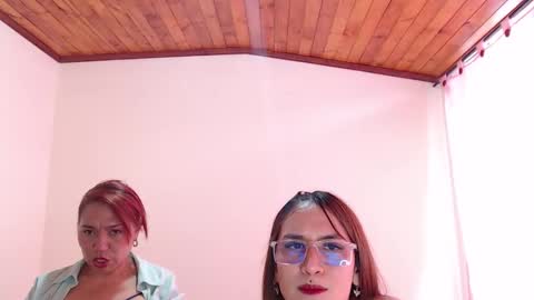 dannamomcerratt online show from February 14, 10:01 pm