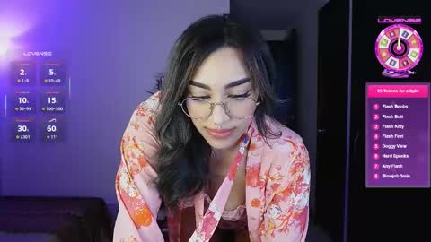 Snapshot of dannielle_ chatting on October 18, 8:57 pm online show from October 18, 8:57 pm