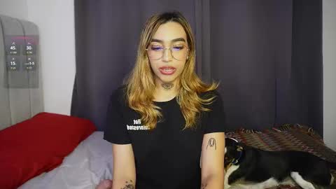 Snapshot of dannielle_ chatting on February 22, 11:03 pm online show from February 22, 11:03 pm