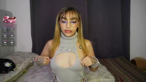 Snapshot of dannielle_ chatting on February 13, 9:28 pm online show from February 13, 9:28 pm