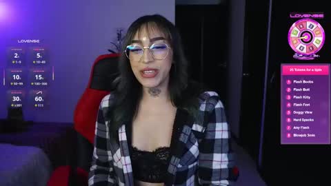 Snapshot of dannielle_ chatting on October 11, 11:08 pm online show from October 11, 11:08 pm