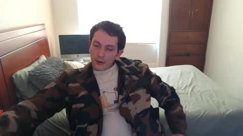 Snapshot of danruiz33 chatting on October 6, 9:21 pm Dan online show from October 6, 9:21 pm