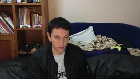 Snapshot of danruiz33 chatting on October 15, 12:47 am Dan online show from October 15, 12:47 am