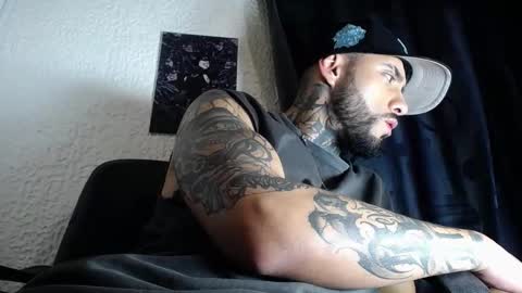 Snapshot of dante_d_angelo_ chatting on October 9, 5:46 am dante_d_angelo_ online show from October 9, 5:46 am