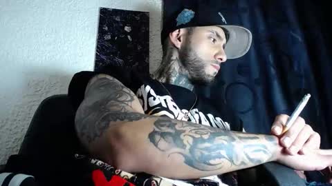 Snapshot of dante_d_angelo_ chatting on October 16, 6:35 am dante_d_angelo_ online show from October 16, 6:35 am