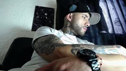 Snapshot of dante_d_angelo_ chatting on October 19, 7:29 pm dante_d_angelo_ online show from October 19, 7:29 pm