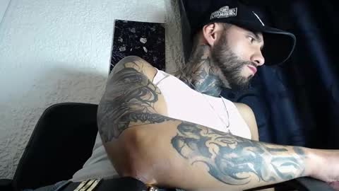 Snapshot of dante_d_angelo_ chatting on September 20, 9:23 am dante_d_angelo_ online show from September 20, 9:23 am