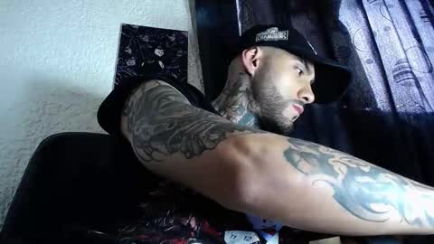 Snapshot of dante_d_angelo_ chatting on October 20, 8:47 pm dante_d_angelo_ online show from October 20, 8:47 pm