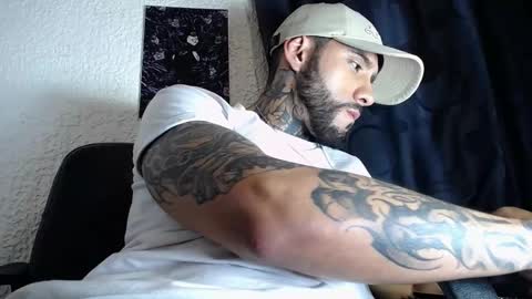 Snapshot of dante_d_angelo_ chatting on September 25, 9:49 am dante_d_angelo_ online show from September 25, 9:49 am