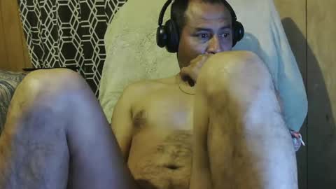 Snapshot of dantehot82 chatting on February 9, 8:32 am dantehot82 online show from February 9, 8:32 am
