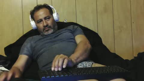 Snapshot of dantehot82 chatting on October 6, 1:01 am dantehot82 online show from October 6, 1:01 am
