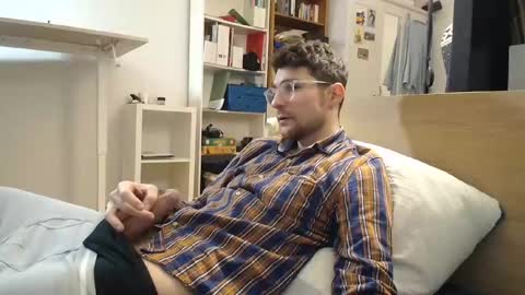 Snapshot of dantheman233 chatting on December 20, 2:05 pm Daniel online show from December 20, 2:05 pm