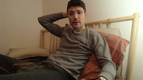 Snapshot of dantheman233 chatting on December 25, 5:05 pm Daniel online show from December 25, 5:05 pm