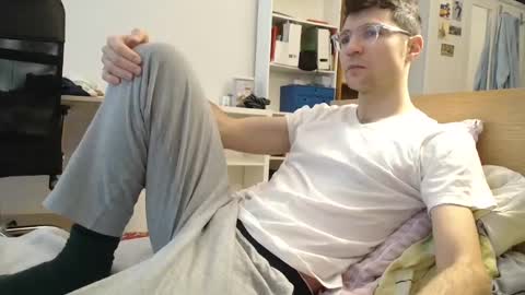 Snapshot of dantheman233 chatting on January 19, 9:33 am Daniel online show from January 19, 9:33 am