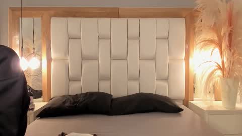 daphne_and_roger online show from September 16, 11:34 am