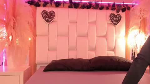 daphne_and_roger online show from March 2, 11:17 am