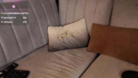 daphne_chers online show from March 5, 12:30 am