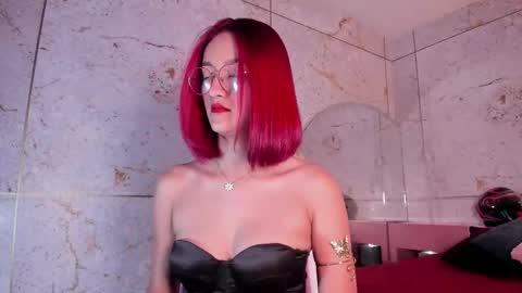 Snapshot of daphne_courtis chatting on September 30, 3:39 am Daphne online show from September 30, 3:39 am