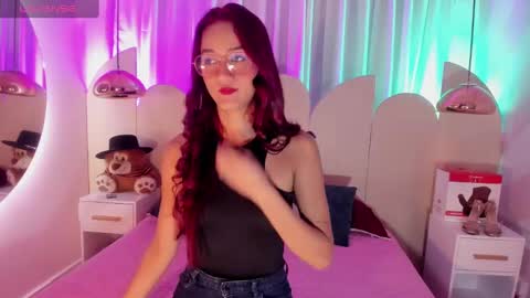 Snapshot of daphne_courtis chatting on February 26, 11:43 am Daphne online show from February 26, 11:43 am